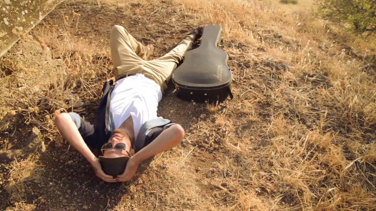 יאיר לוי מארח את ארקדי דוכין - מנגן