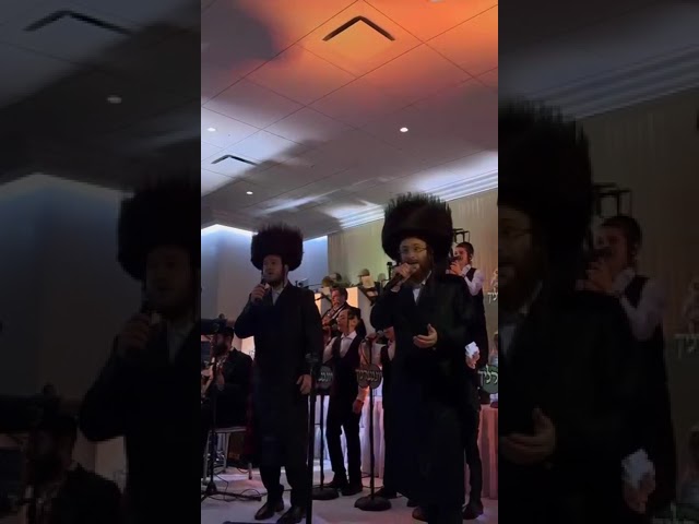 Shea Kaller 🎹 Motty Ilowitz, Gershi Uri, Duvid Berger 🎤 Yingerlich, Shira Choir