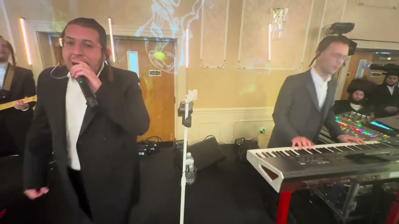 Kalmy Schwartz & Yossi Shtendig Hit @ Yoel Heimann #liveperformance