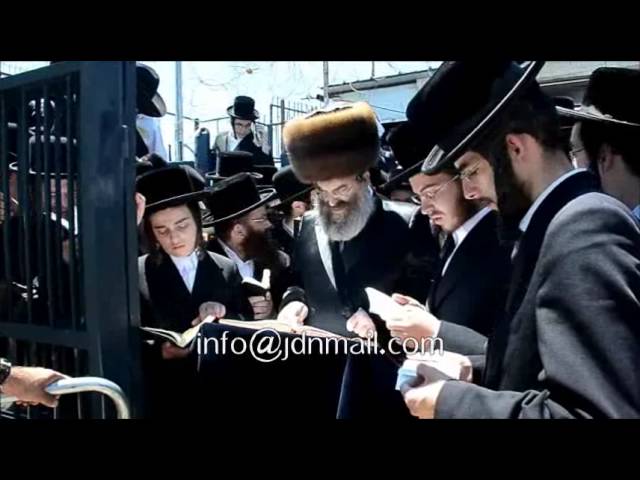 Lag Baomer 5775 With Sadigura Rebbe