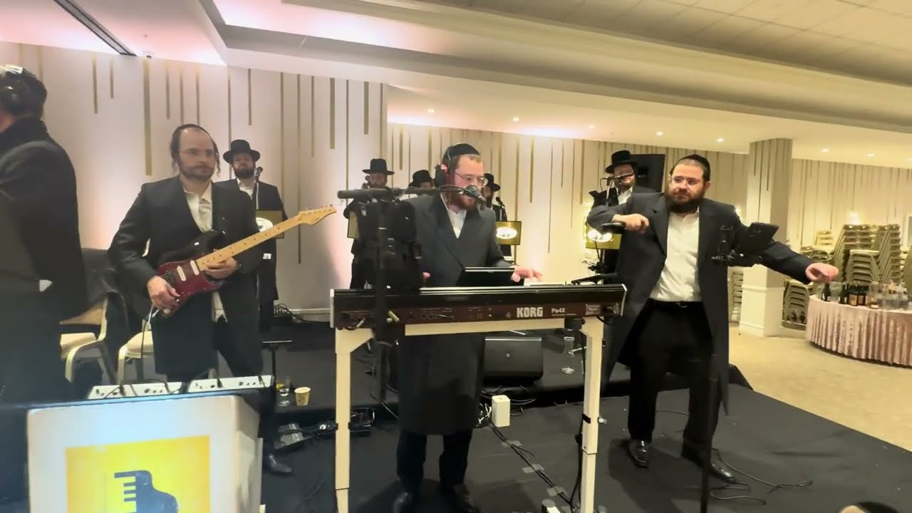 Altman & Gluck Wedding | Singer Shea Berko and Yedidim Choir | Avrumi Berko on the keys