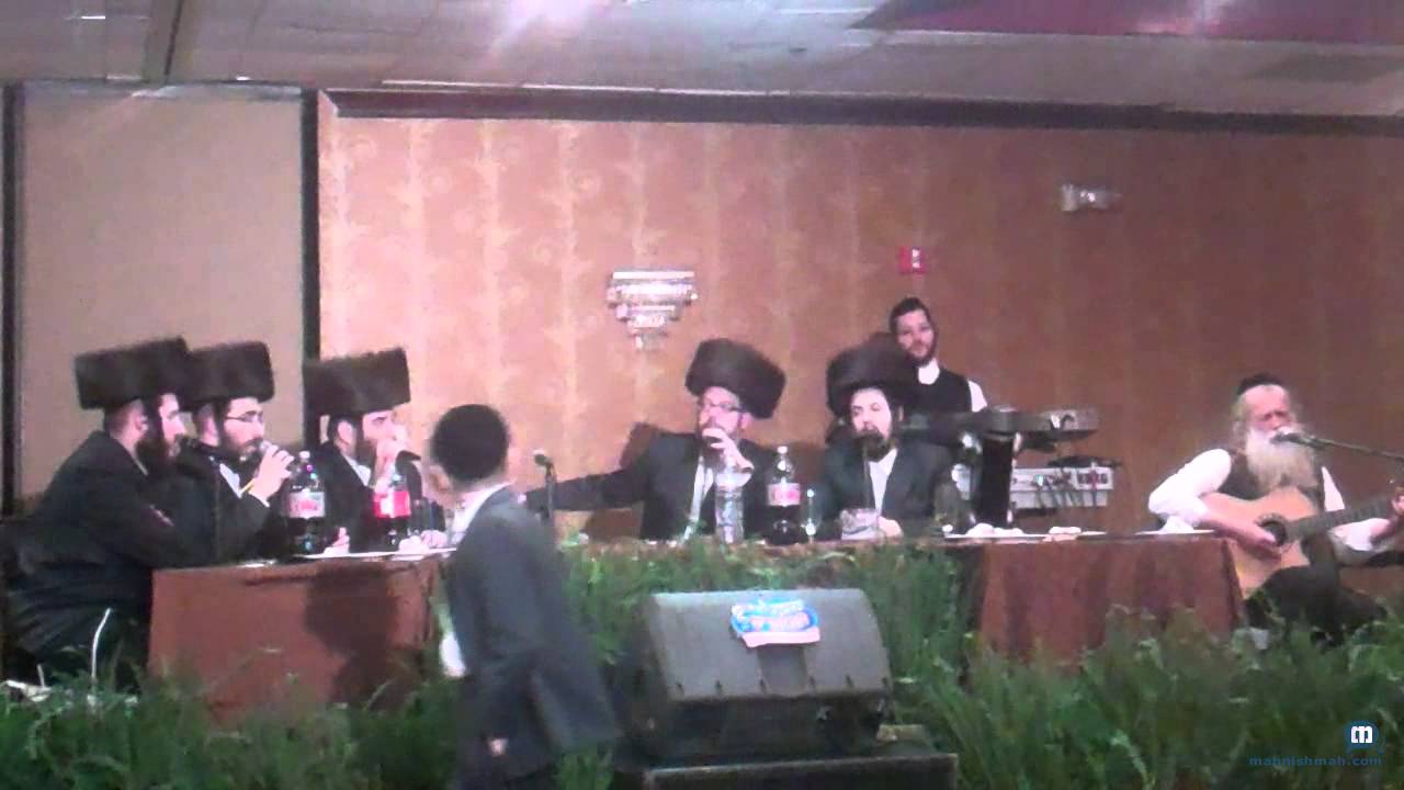 Yitzchak Fuchs With Hamezamrim At Sheva Brachos - Part 2