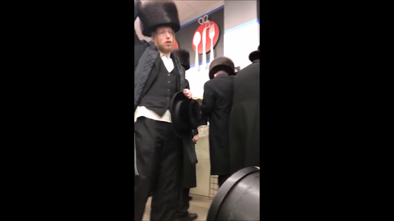 Bingo Superstore In Boro Park Selling Shtreimels