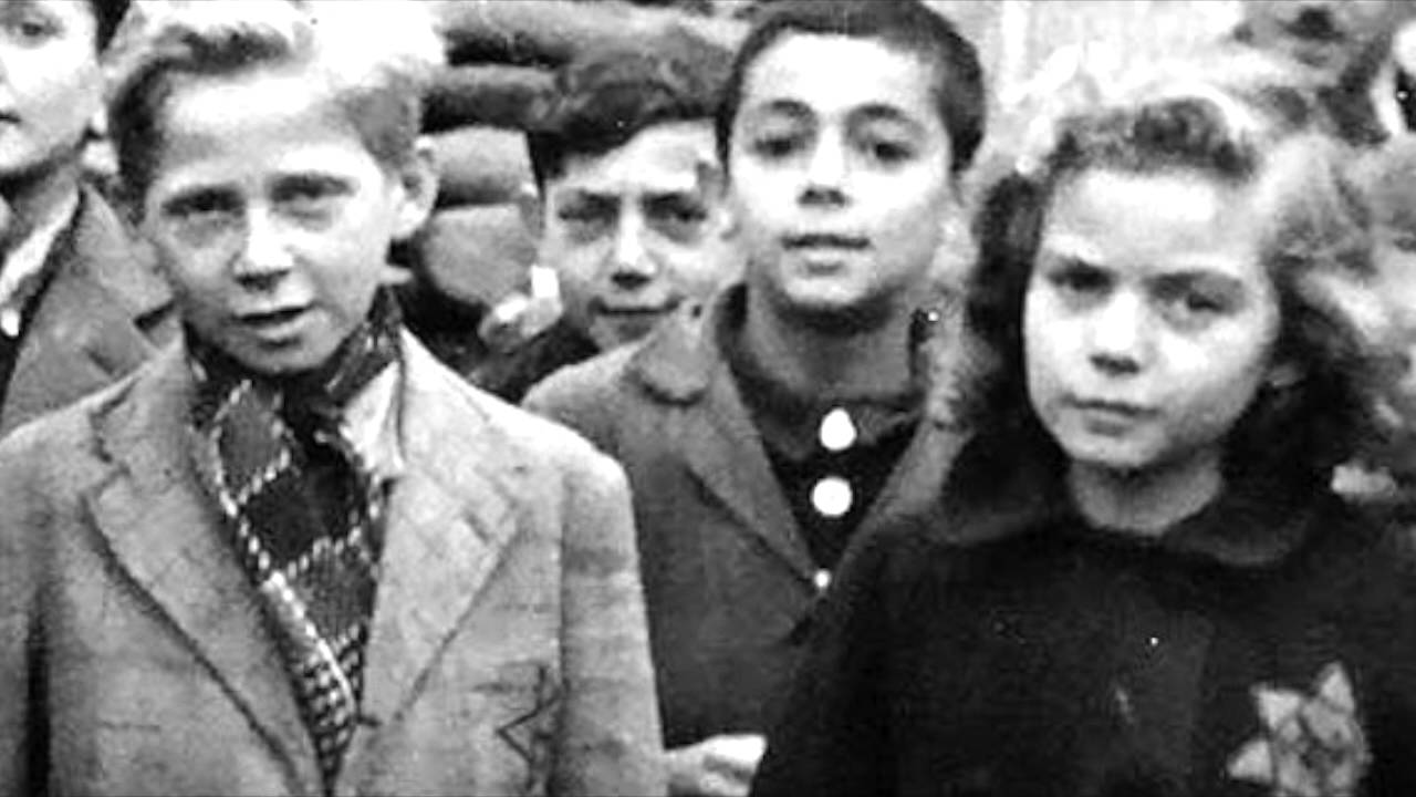 Rabbi Klatzko's Akiva Trip to Poland - College Students Experience the Shoah