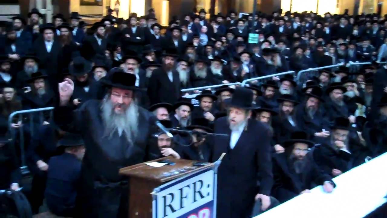 Thousands of Orthodox Jews Protest "RFR Realty" 3