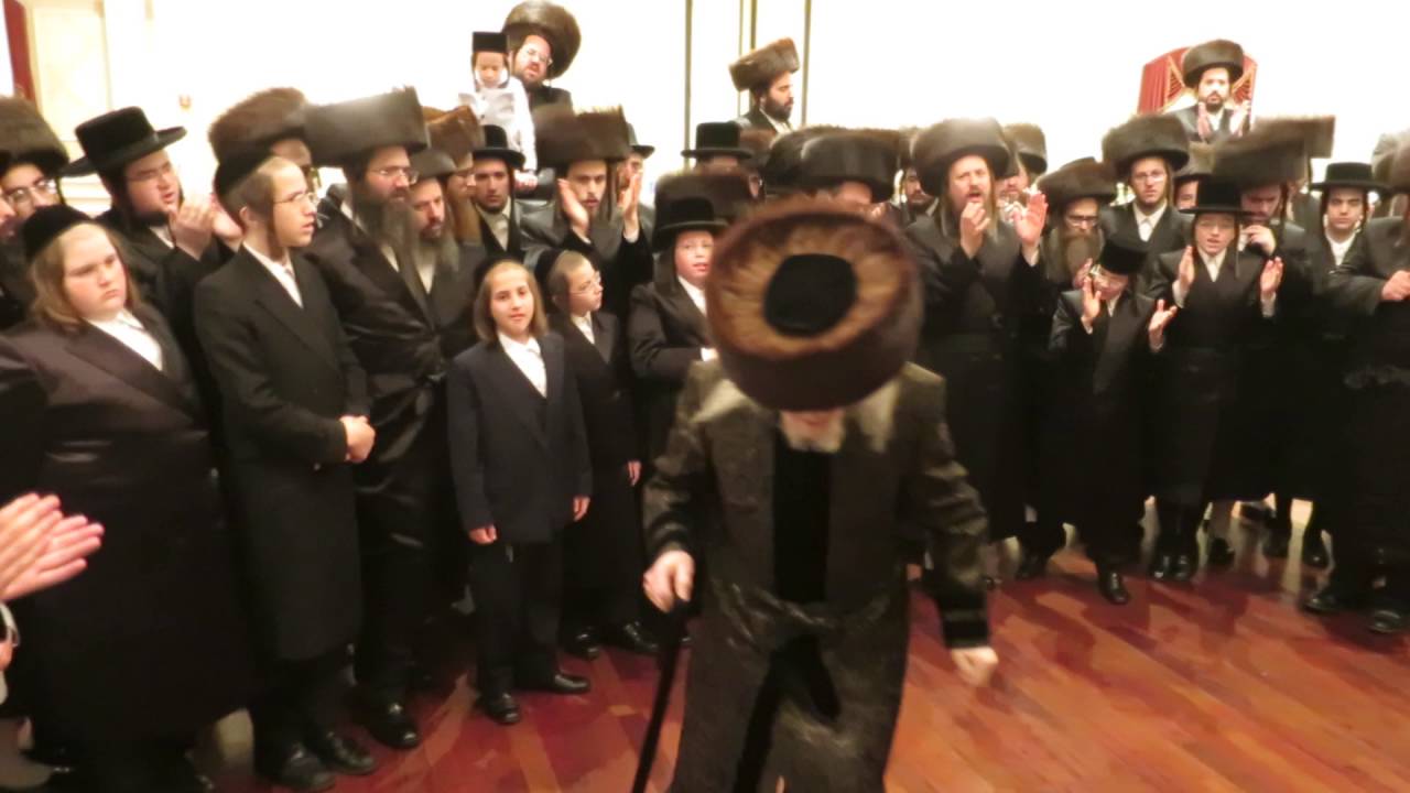 Admor Verdan dancing Mitzva Tanz at Grand daughters wedding