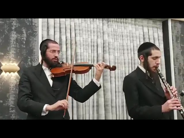 הכנר שרוליק לפקוביץ בחתונה - “Jewish Wedding”