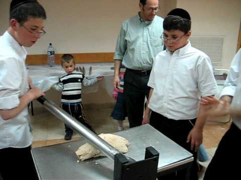 Matzo Baking 3