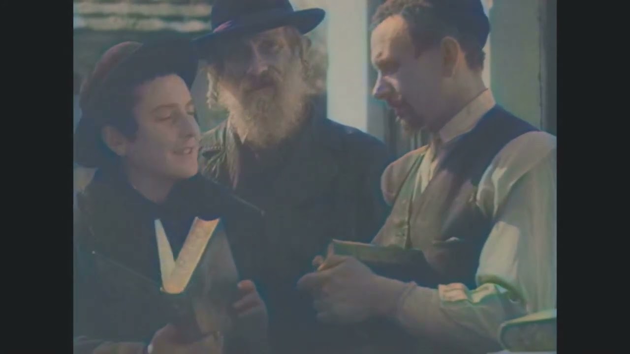 - גרסה ארוכה יותר - Munkatch Pre WW2 Colorised - עיר המונקאץ' לפני השואה - 1933 - באיכות טובה