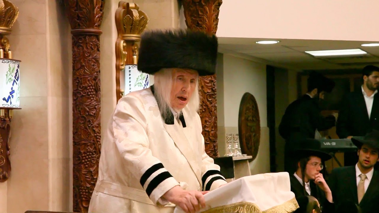 Dancing by Simchas Beis HaShoevah by the Kaliver Rebbe Z"TL (Yosef Gottlieb)