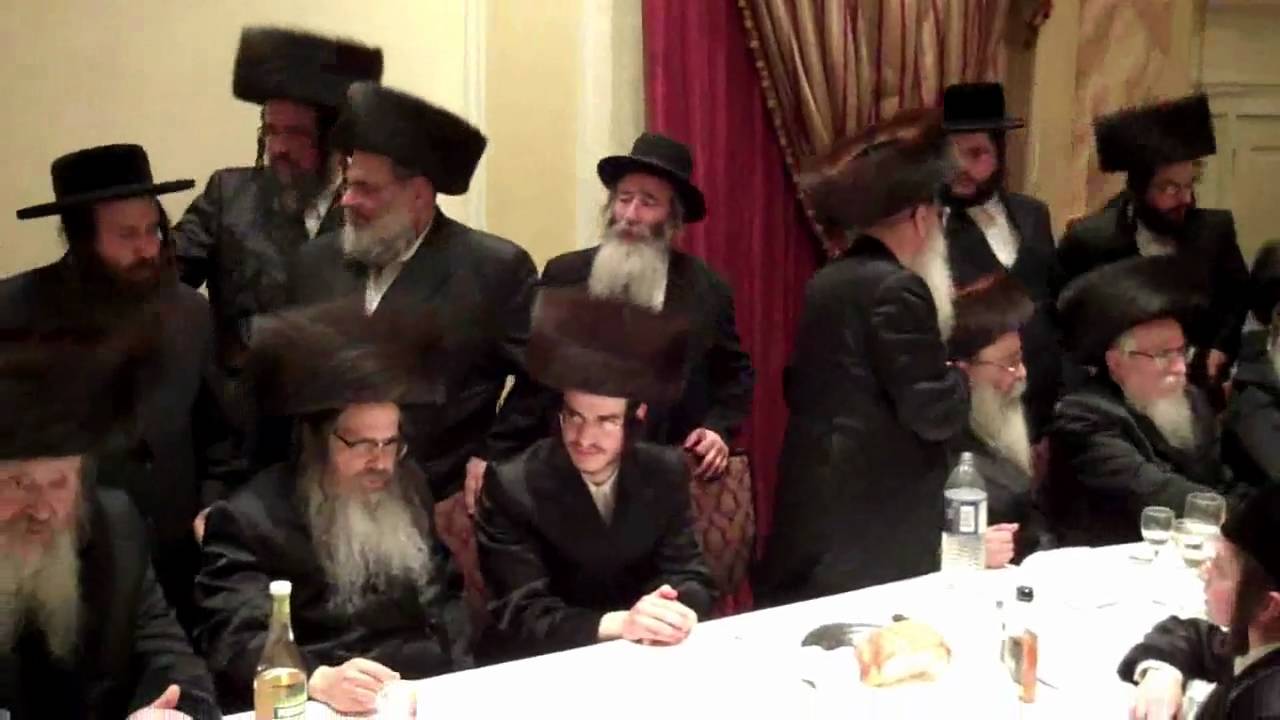 Satmar Rebbe dancing Mitzvah tantz