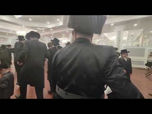 Lipa Brach Production Menachem Moskowitz Viznitz Choir