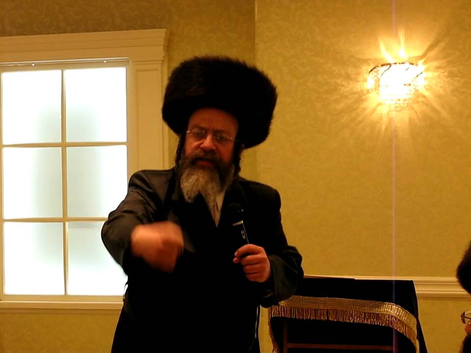 Ch'tzatzker Rebbe Velvel Goldstein at Bayit Lepleitos