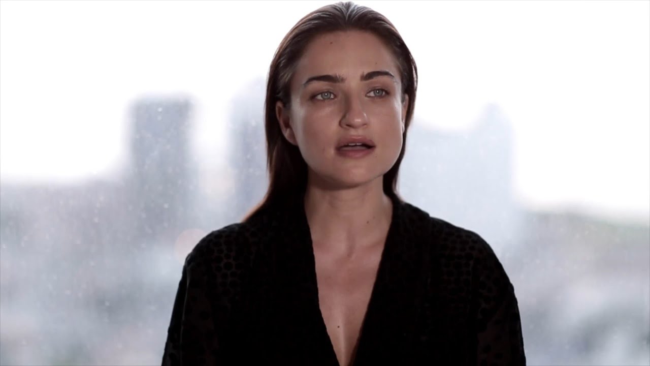 Ania Bukstein - Can't Feel My Face (Cover)
