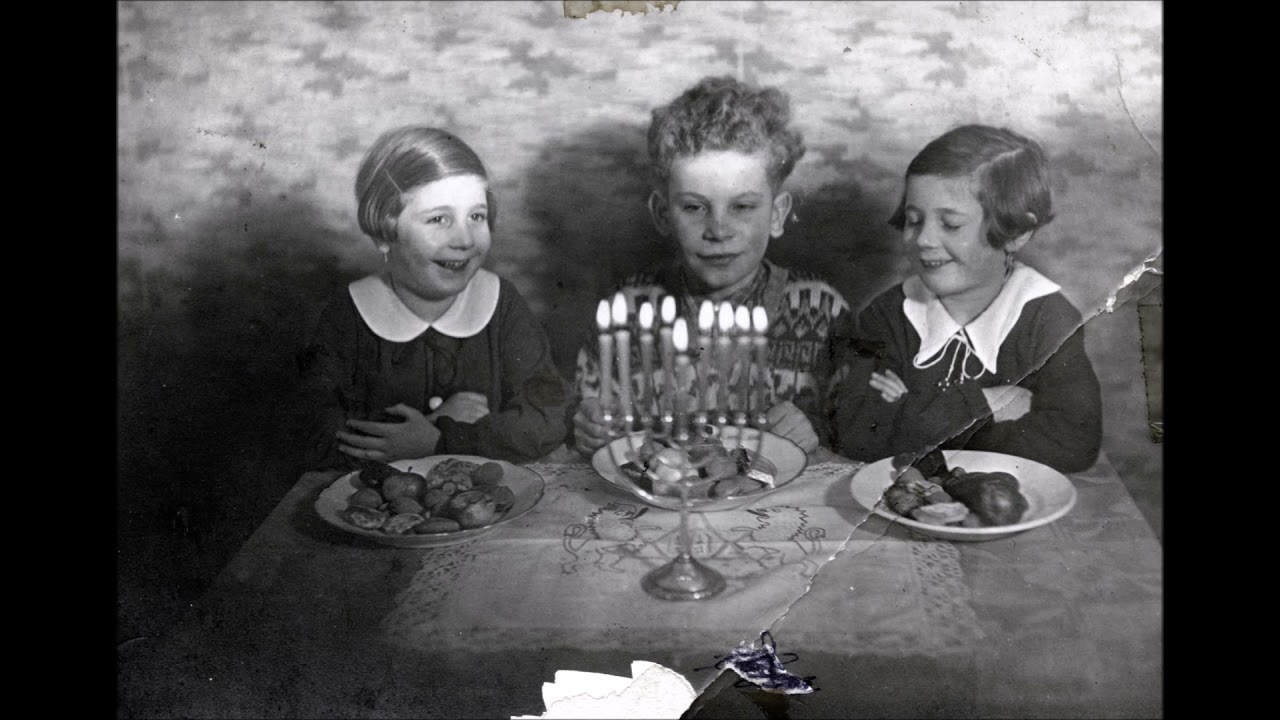 Cantor Zvi Finkelstein & sons Aryeh and Meir - Haneros halalu