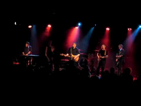 יזהר אשדות - הלילות שלנו בהופעה בברלה