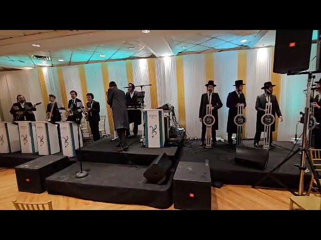 Yoely Fischer Production Menachem Moskowitz Shira Choir