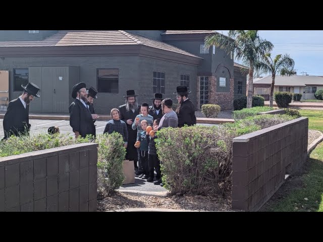 R’ Chaim Shlomo Berger of Casa Grande, Arizona at Birkas Ha'ilones