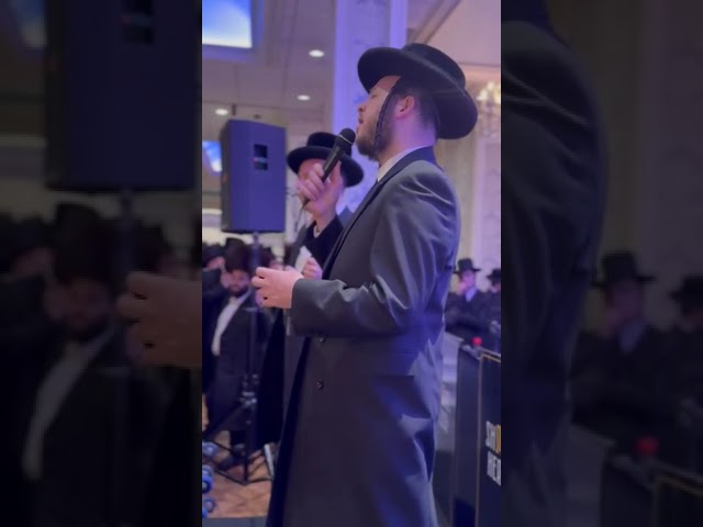 Chuppah: Shmiel Hersh Miller 🎹 Sruly Green, Motty Ilowitz 🎤