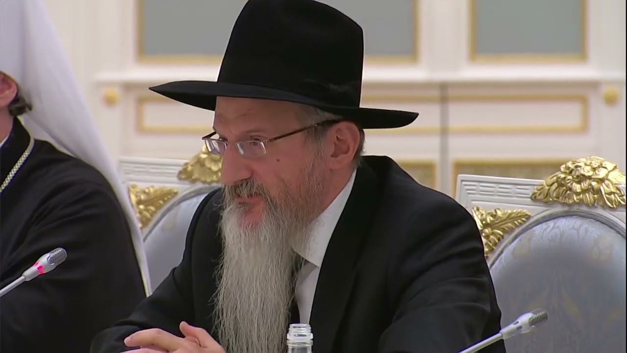 Rabbi Lazar Condemns Terror in Meeting With Putin