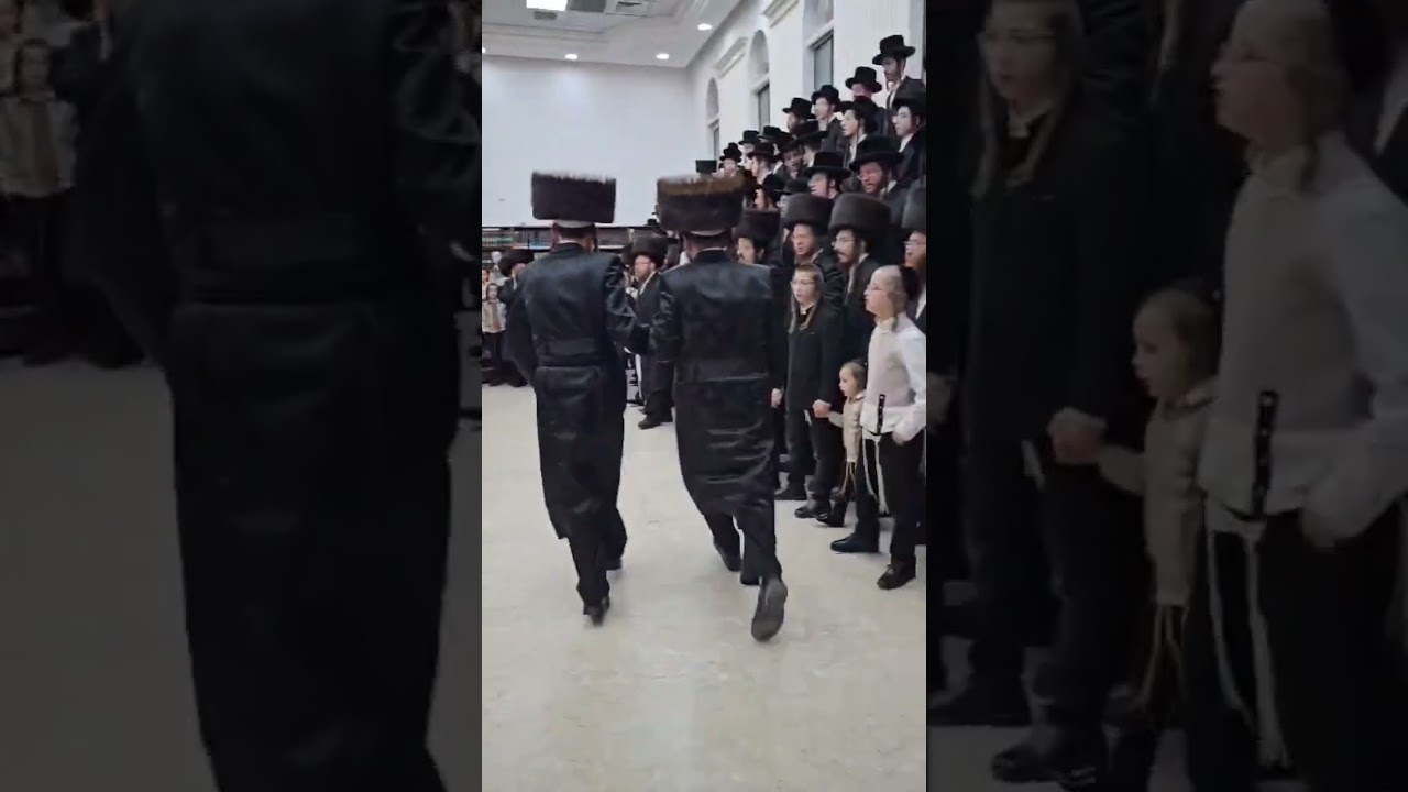מעמד הקפות שניות בחצר הקודש האדמור שליטא בריקוד עם ספר תורה של הצדיק רב מיכל מזלאטשוב