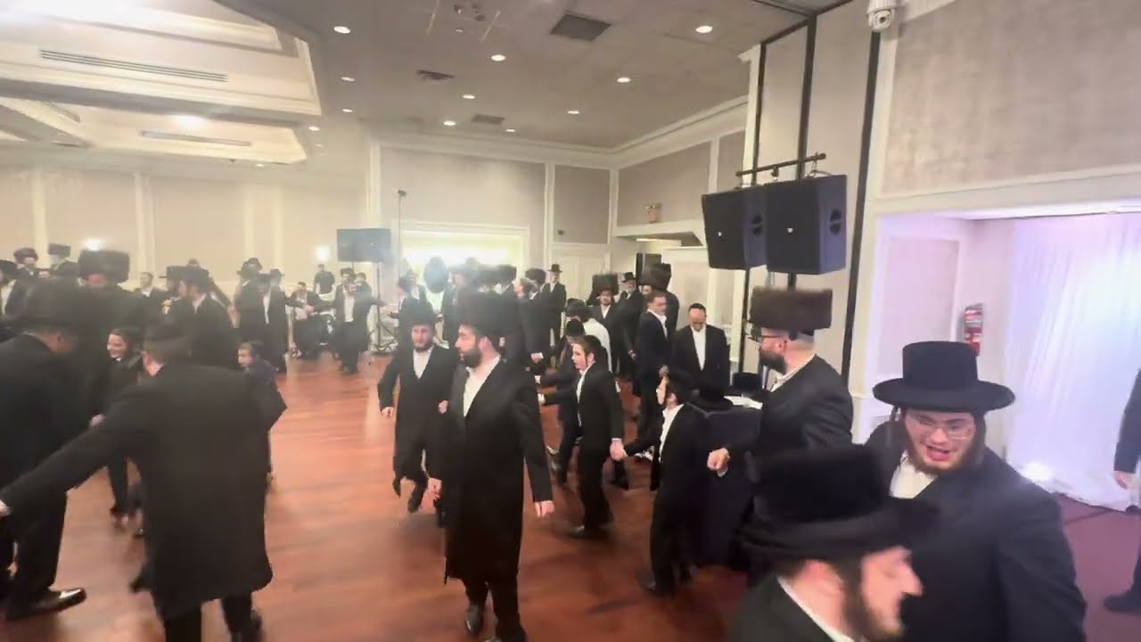 Ehrlich & Kornfelder Wedding | Singer Kalmy Schwartz | Shmili Landau on the keys