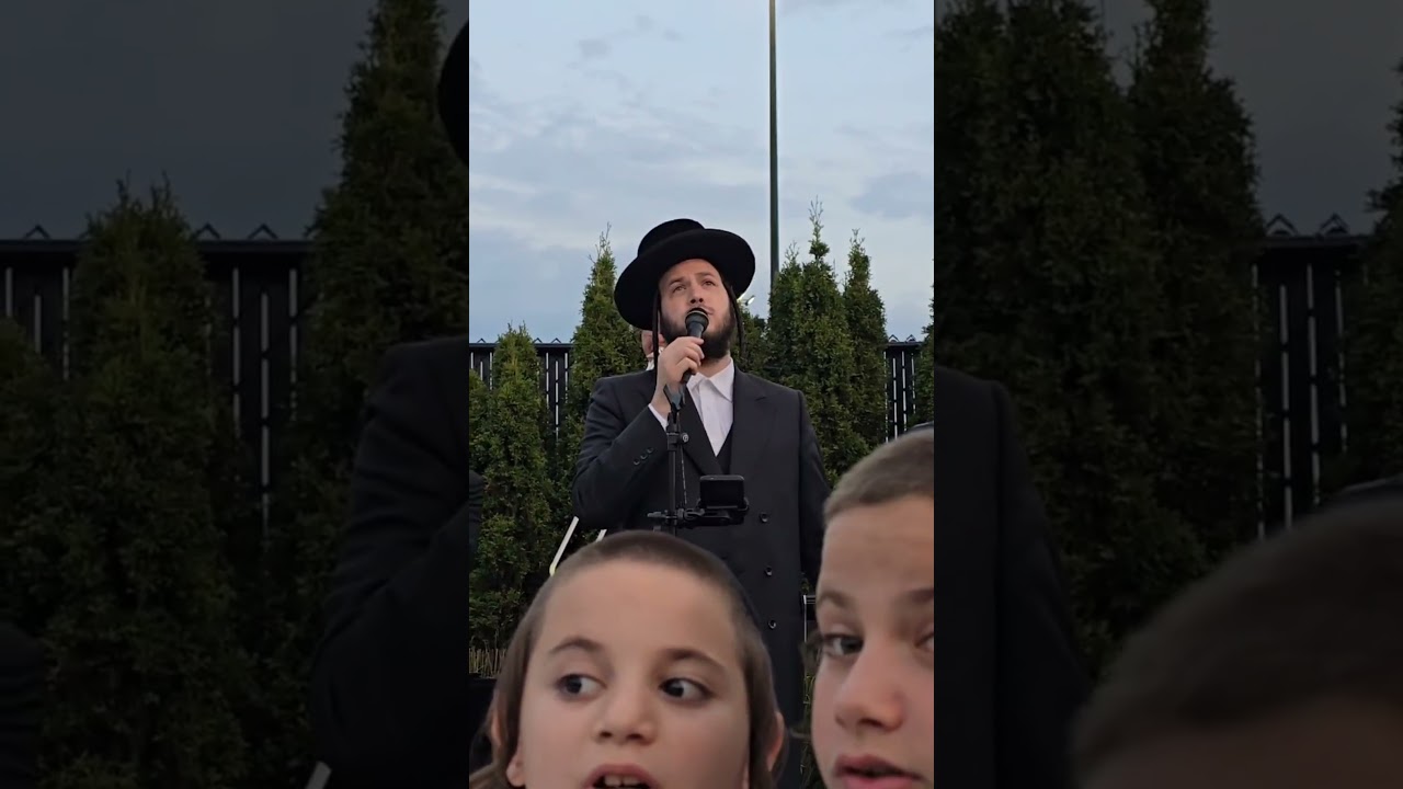 Chuppah in Montreal #mottyilowitz  🕯 💍 🍁 🎸