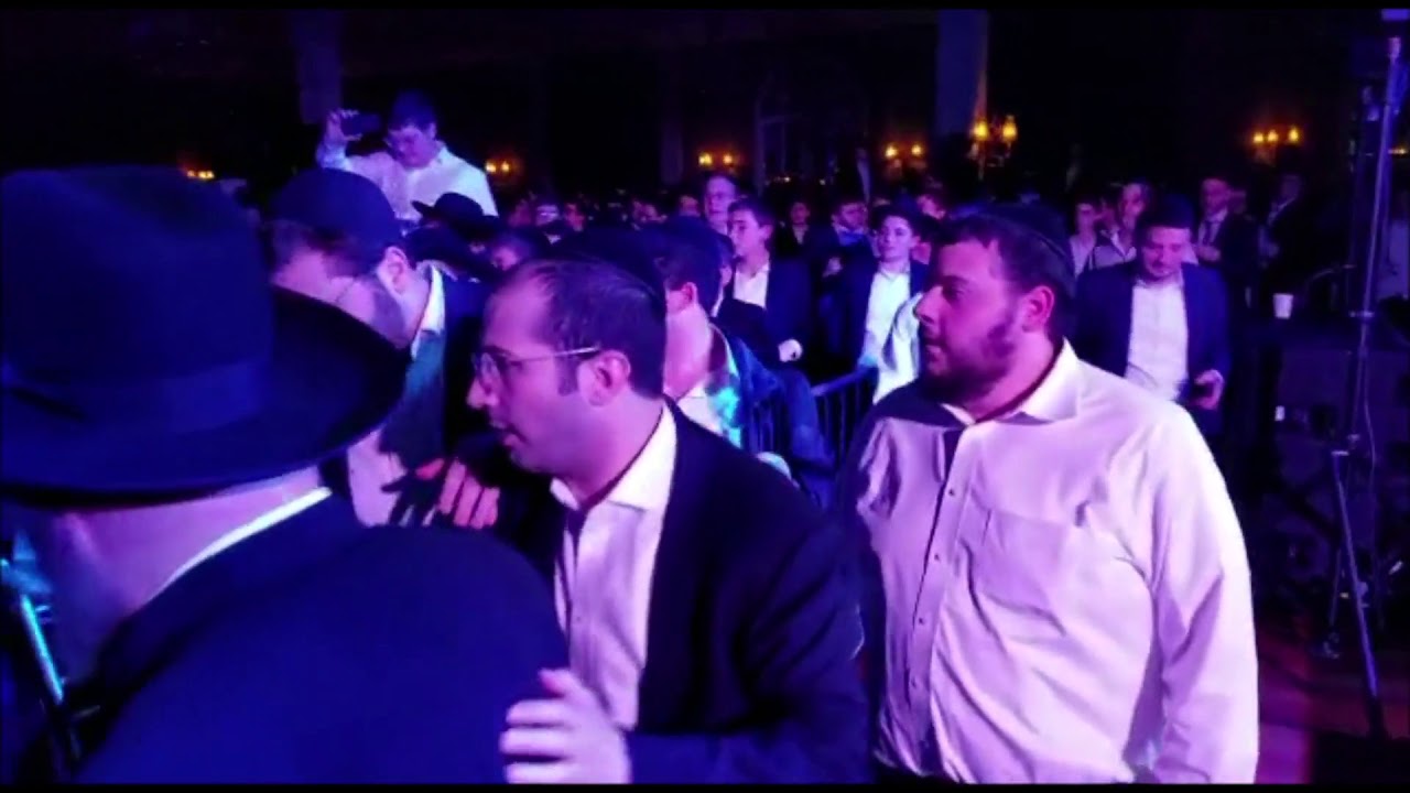 Packed House At Lakewood Kumzits