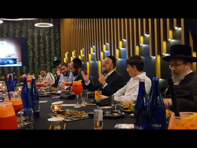 Lipa Schmeltzer at a Siyum of Skver Rebbe’s Grandson in RSVP Restaurant | ליפא שמלצר בסיום מסכת
