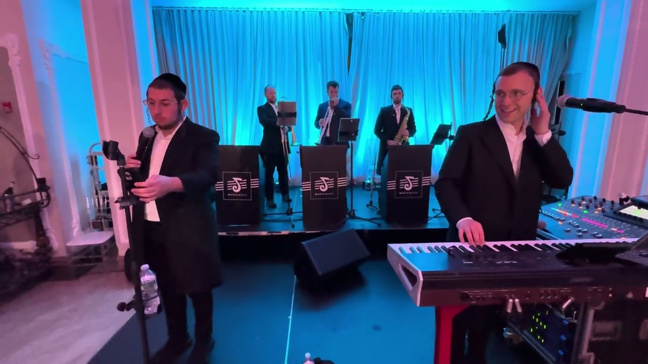 Yechezkel Kaufman Wedding | Singer Kalmy Schwartz | 🎹 Yossi Shtendig on the Keys