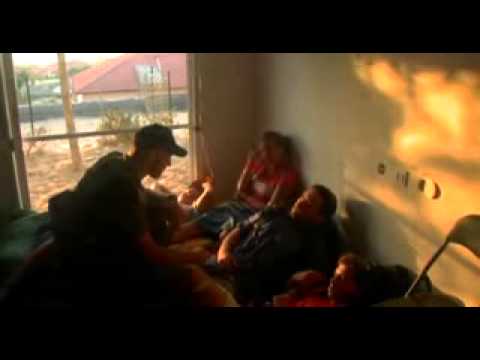 Ari Abramowitz passively resisting the transfer of Jewish residents from Gaza