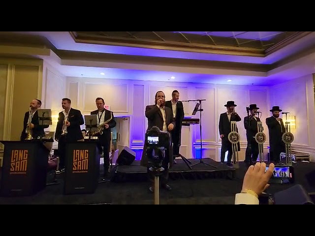 Hershy Langsam Production Yidi Bialostozky Shira Choir