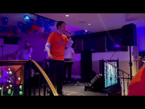 Ohad Moskowitz Singing at Misameach Cruise 2021