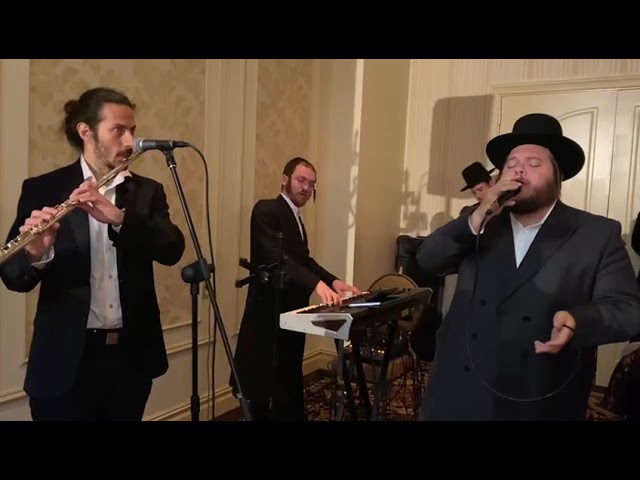 Heartwarming Chupa ~ Levy Falkowitz • Yeedle Kahan | חופה מרגשת עם לוי פולקוביץ ויודל קאהאן