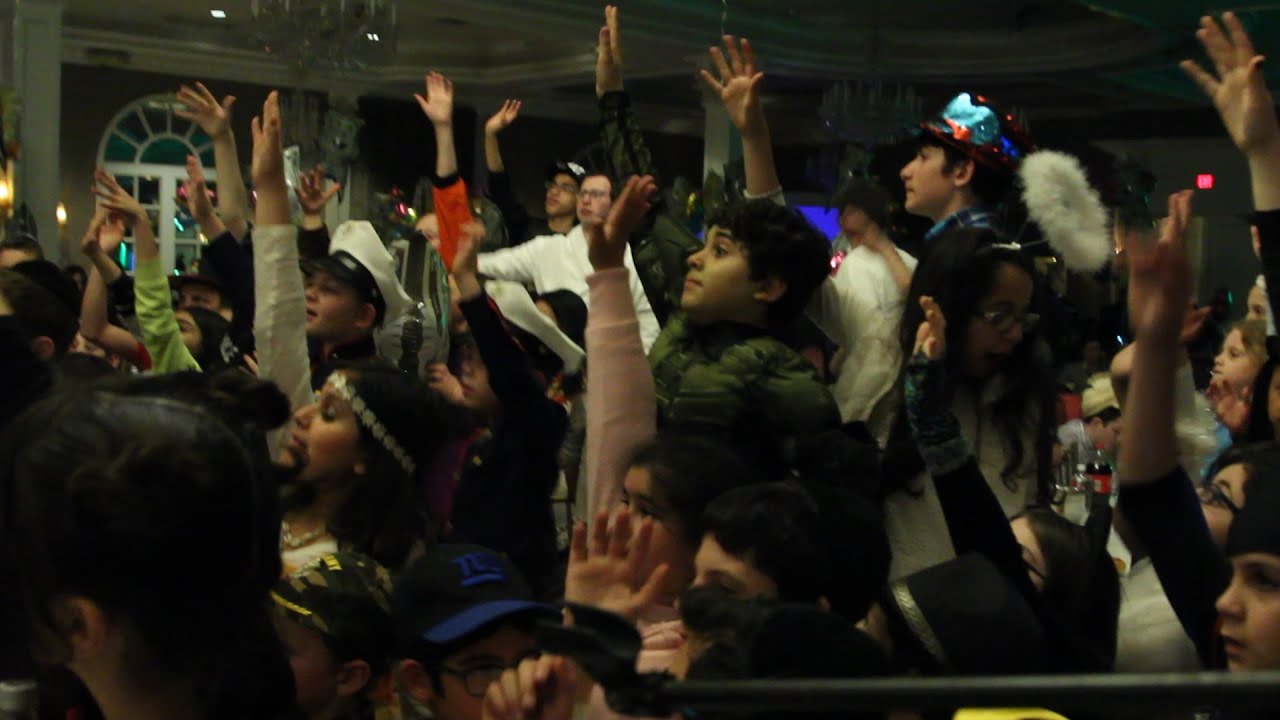 Oorah's Purim Seuda 2016 Attracts over 1,000 People!