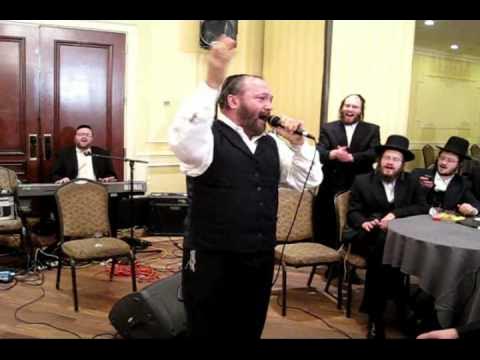 Yehuda Green Singing at the Herbst sheva brochos