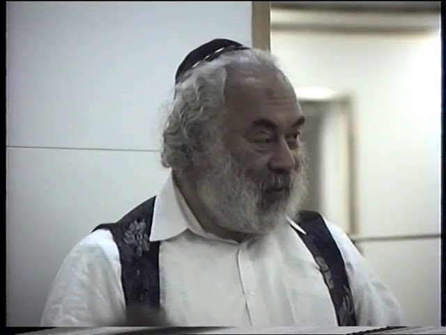 ‫ הרב שלמה קרליבך שלושת השבועות ותשעה באב בבית כנסת יקר 1994‬‎ 480p