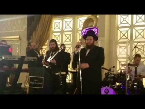 Wedding introduction by Mendy Hershkowitz orchestra featuring shlome daskal and yedidim choir