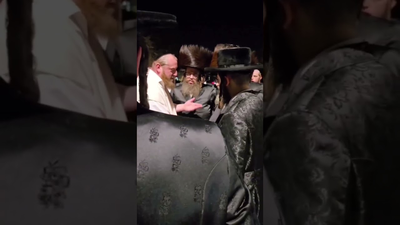 Shavita fish owner introduces himself to Satmar Rebbe R Aharon and receives his blessing.