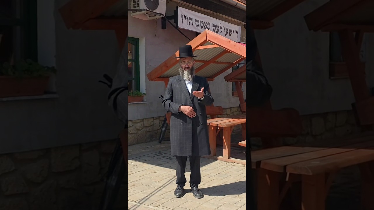 Moshe Yosef Freidlender Of Reb Shayale’s Guest House In Kerestir With A Message!