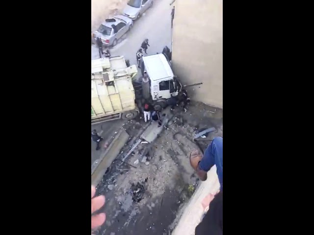 Garbage truck crashes & injures pedestrians (Roter News)
