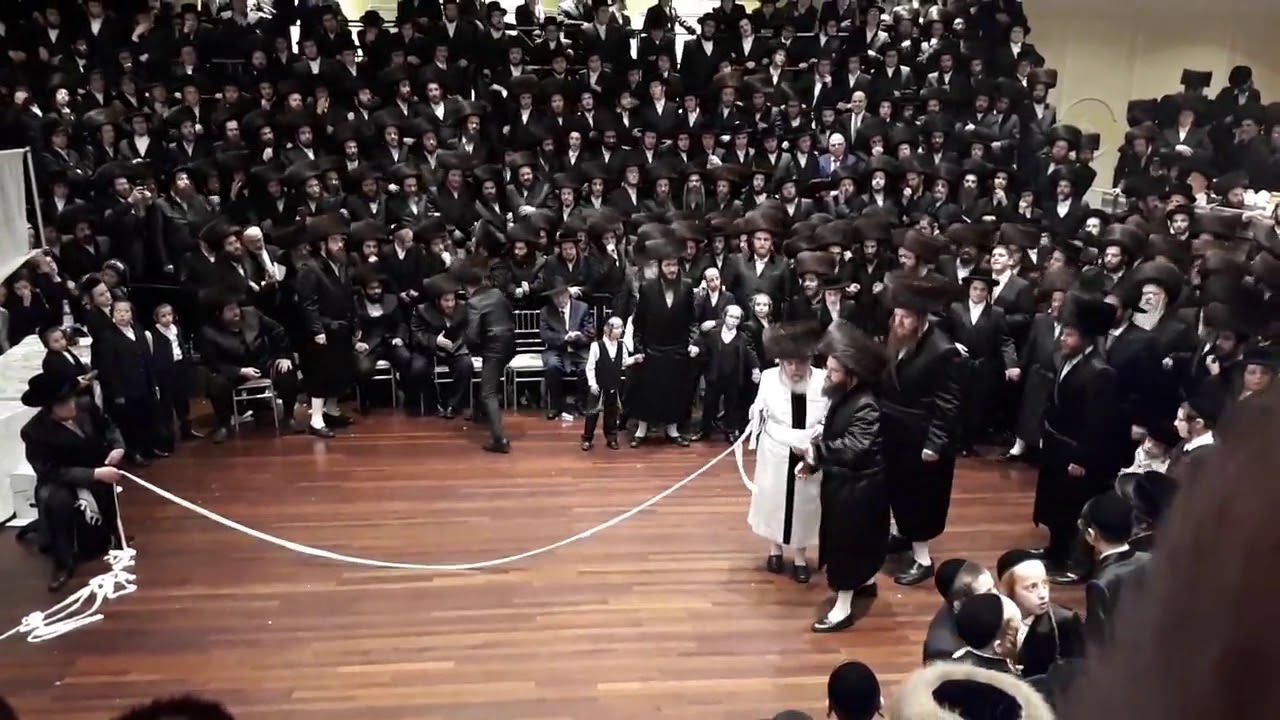 Kretchnif Siget Wedding  - Kislev 5778  #5 Mitzvah Tantz