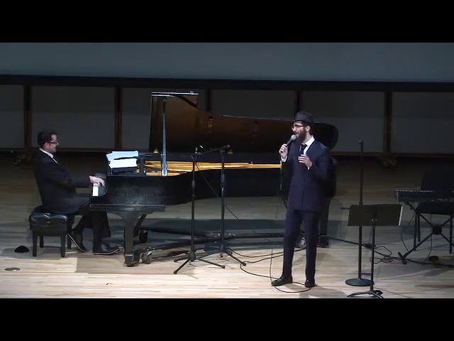 אלי מרקוס שר 'מתנות קטנות' של רמי קלינשטיין