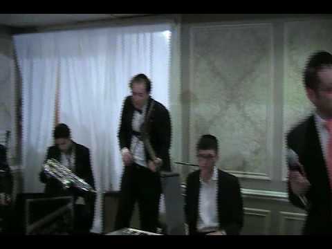 Dovid Gabay Rocks A chasuna With Evanal (Hentalach).mp4
