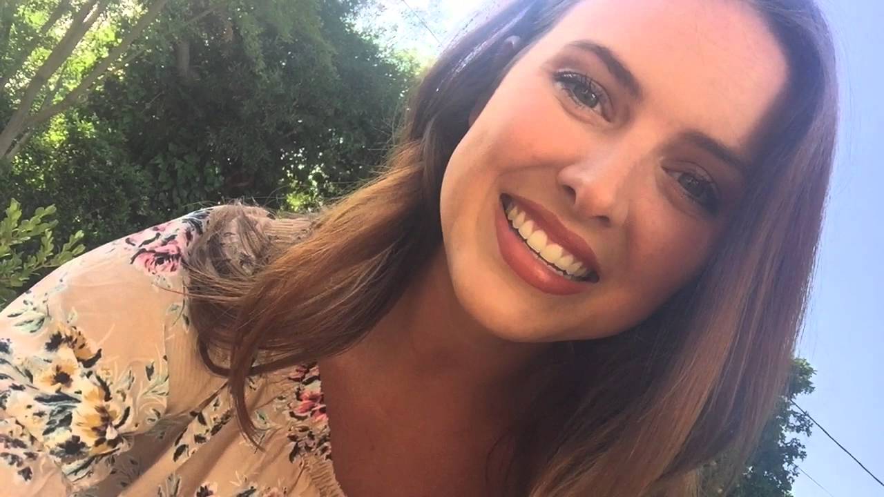 Actress Kelsey Griswold Loves Shabbat.com!