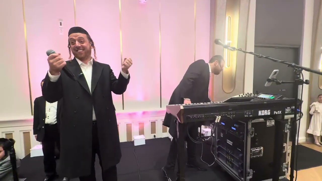 Sruly Green singing at the wedding of Hershy Newman | 🎹 Motty Breier on the Keys.
