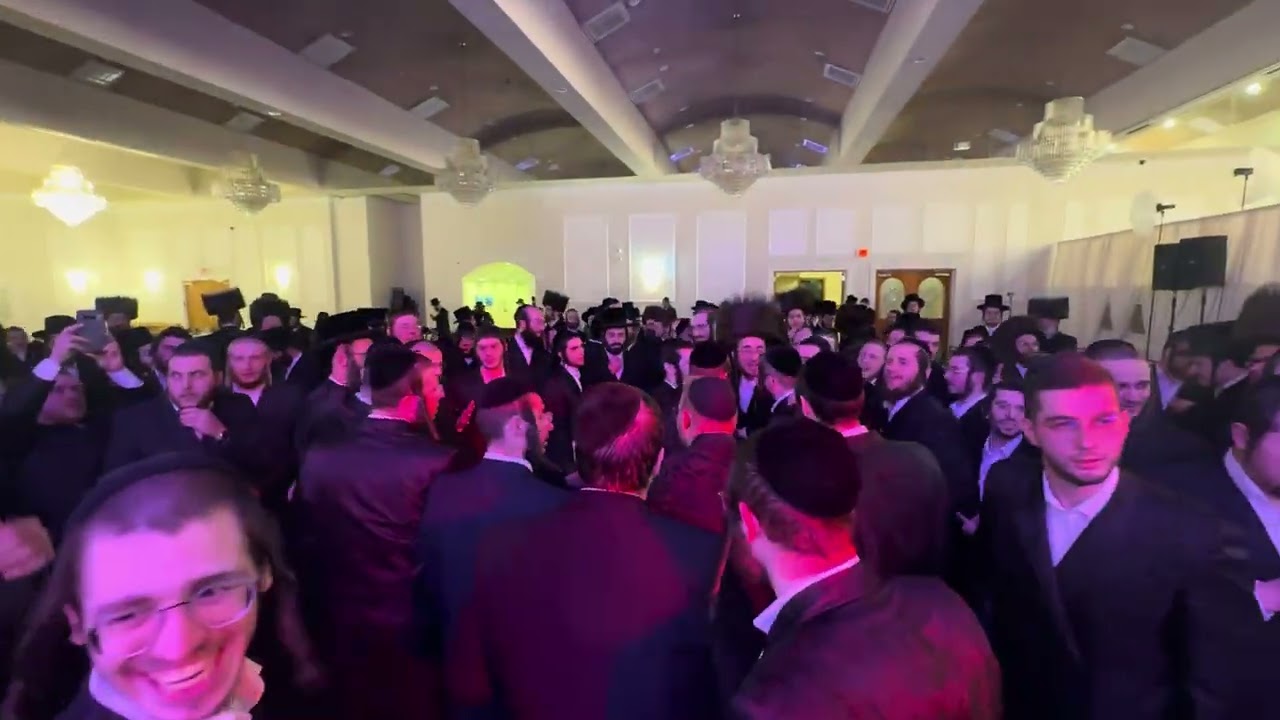 Surkis & Weiss Wedding | Singer Kalmy Schwartz | Leibish Posen on the keys