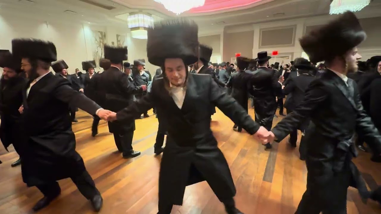 Mermelstein & Wertheimer Wedding | Singer Lipa Schmeltzer | Chesky Schwartz on the keys