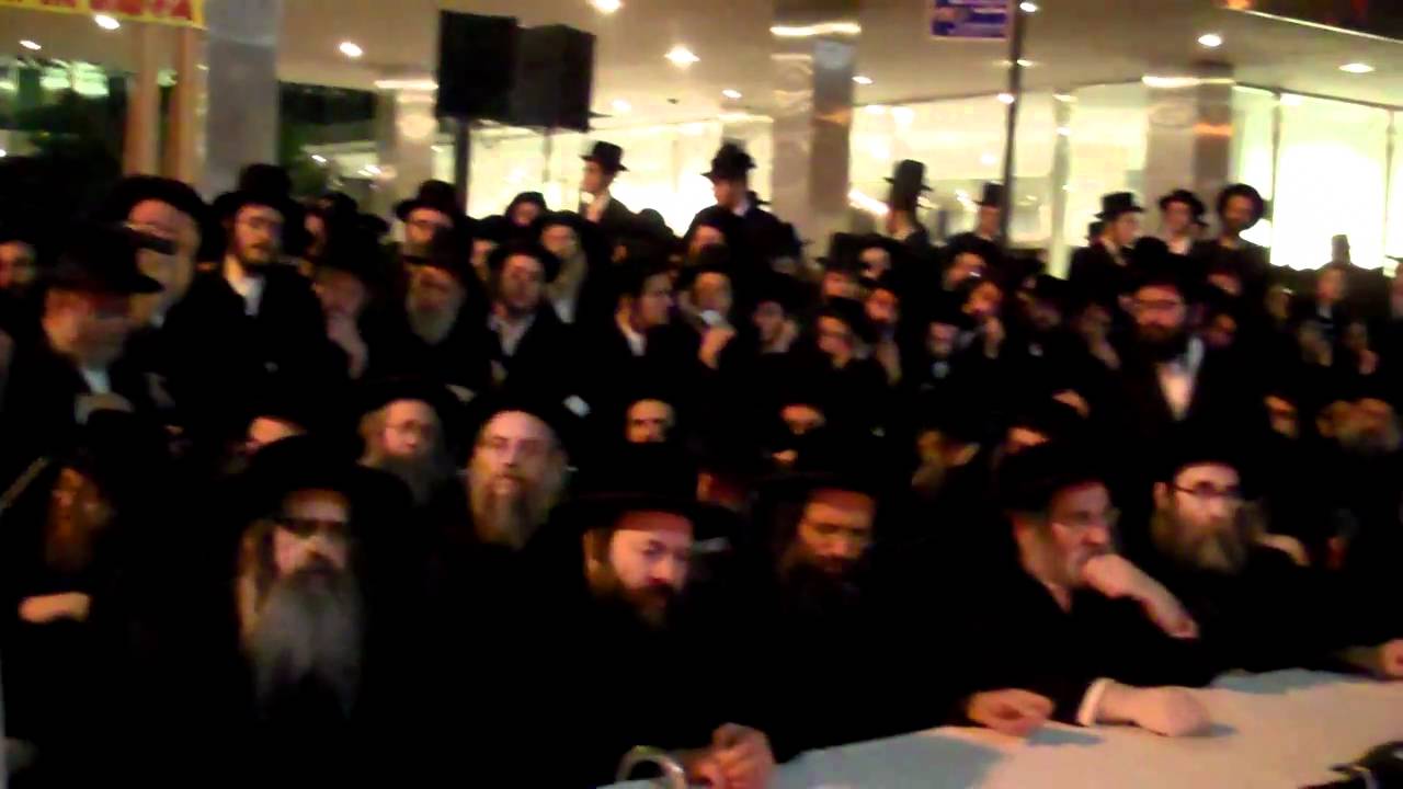Thousands of Orthodox Jews Protest "RFR Realty" 4
