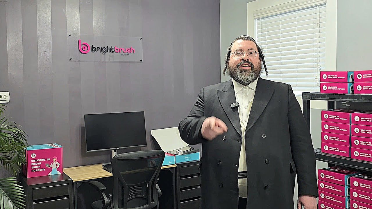 Turn your creativity into real confidence with Bright abrush Academy lessons!